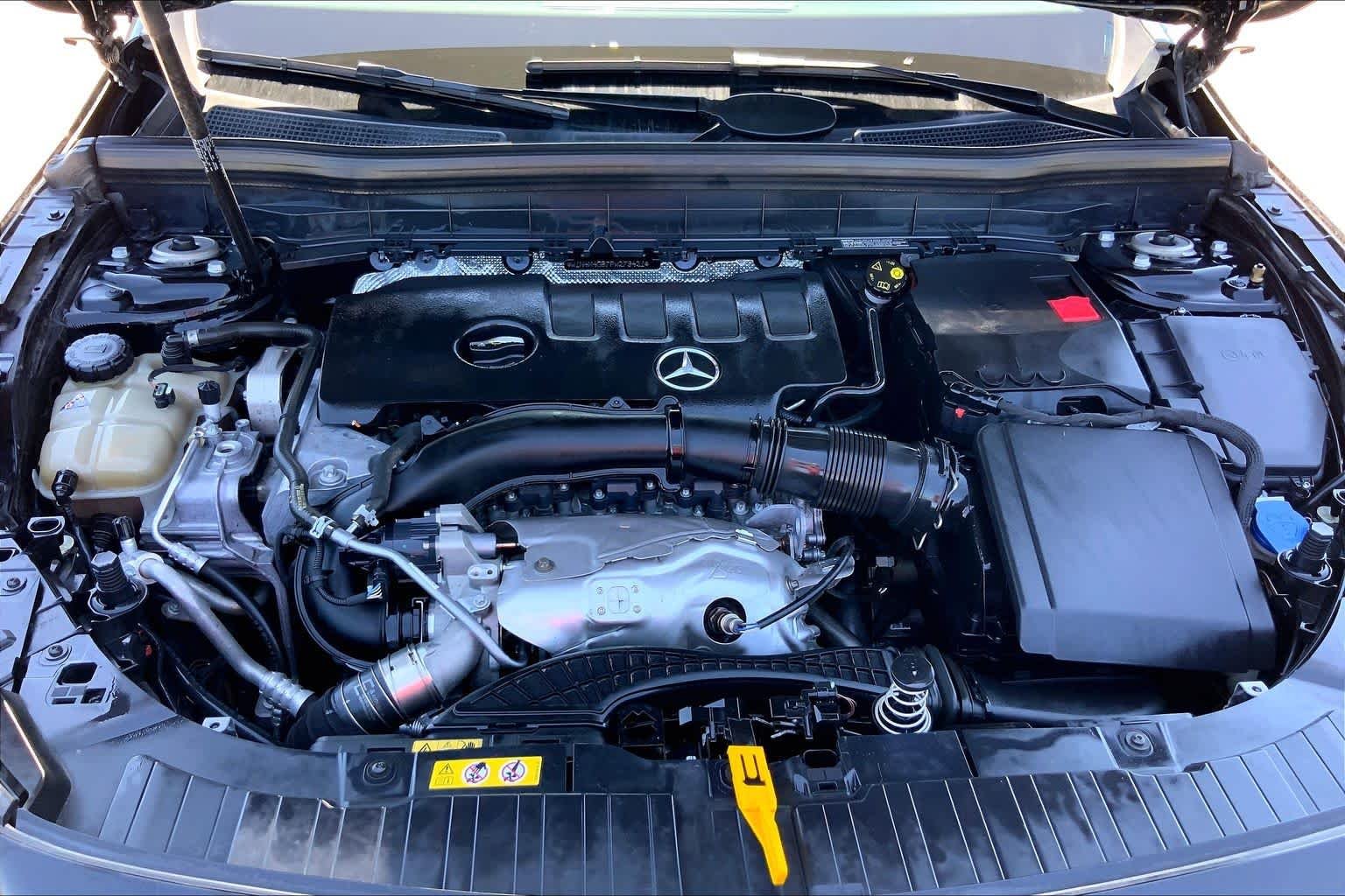 Used 2023 Night Black Mercedes-Benz GLB 250 image 31