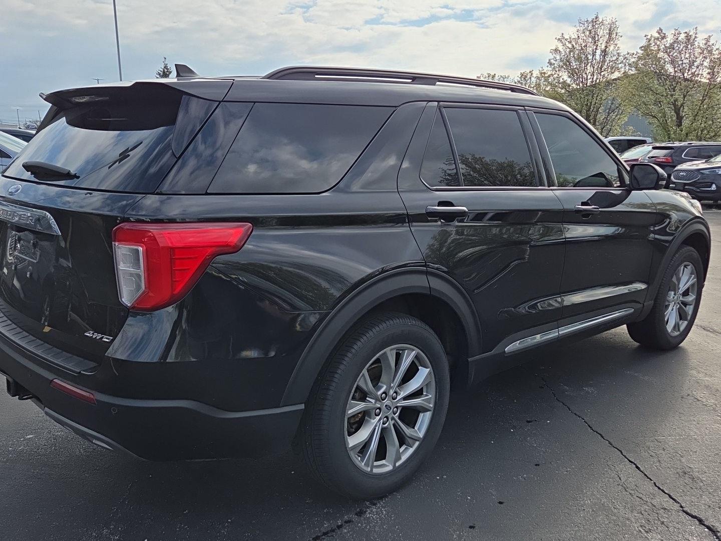 Used 2023 Agate Black Metallic Ford XLT image 2