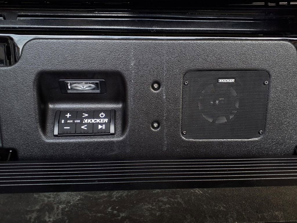 Used 2022 Onyx Black GMC AT4X image 6