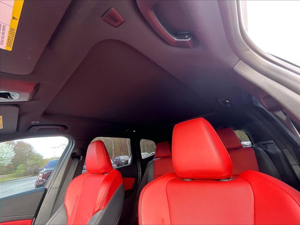 Used 2024 Silver BMW xDrive28i image 7
