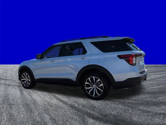 New 2026 Space White Metallic Ford ST-Line image 6