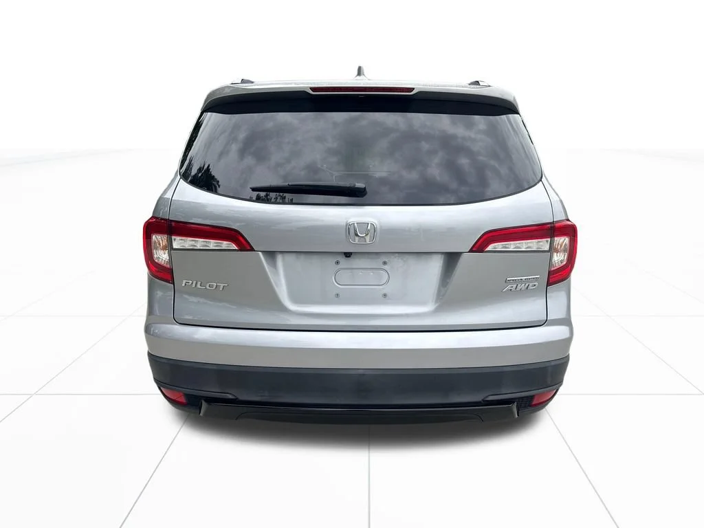 Certified Used 2022 Lunar Silver Metallic Honda AWD SE image 43