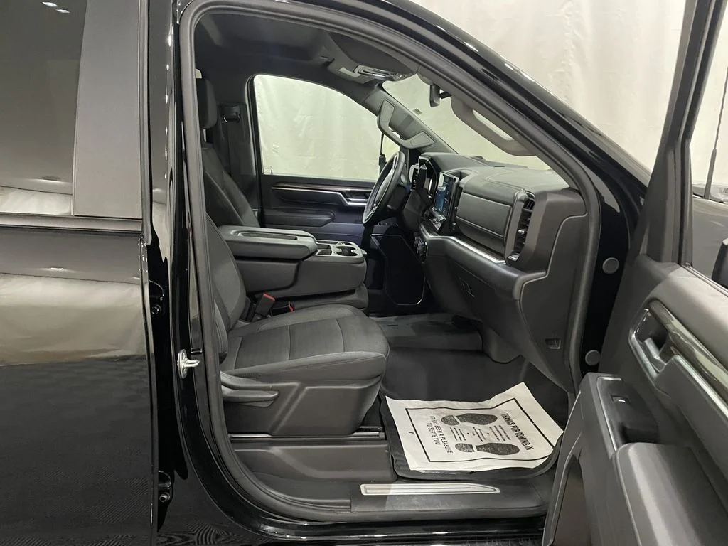 Used 2025 Black Chevrolet LT image 22