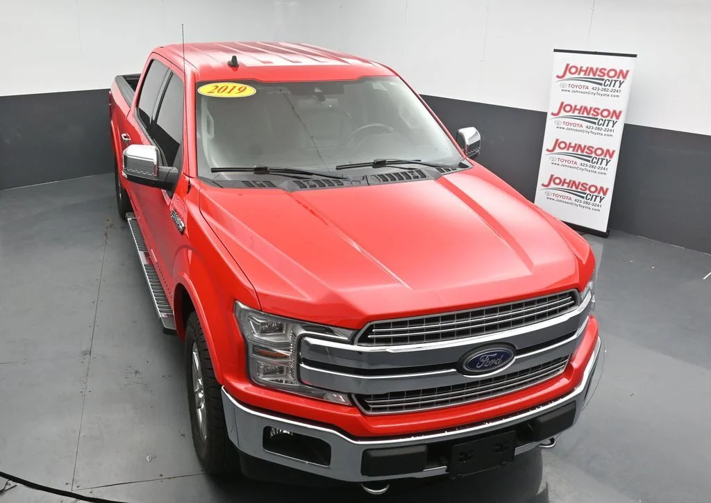 Used 2019 Red Ford Lariat image 25
