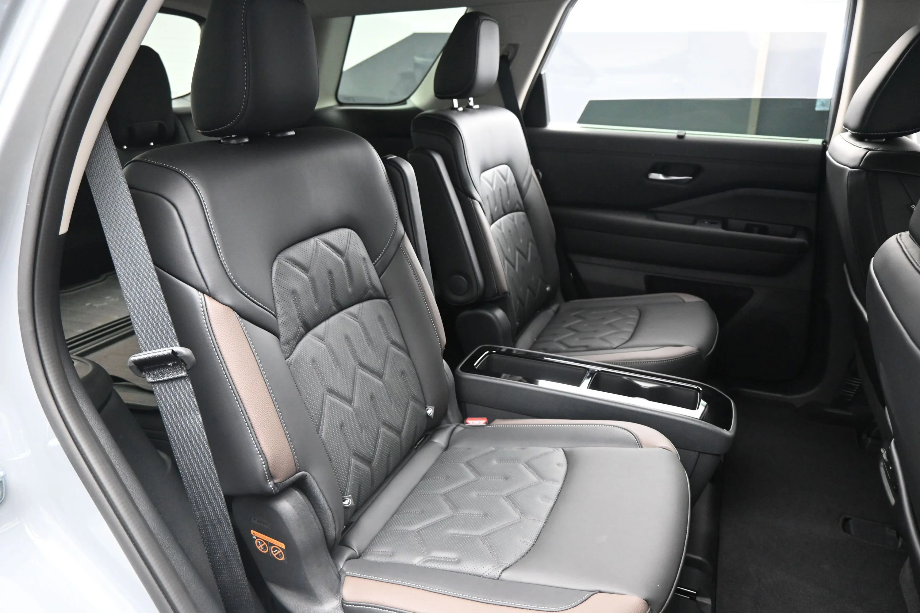 New 2026 Boulder Gray Pearl Nissan Platinum image 13
