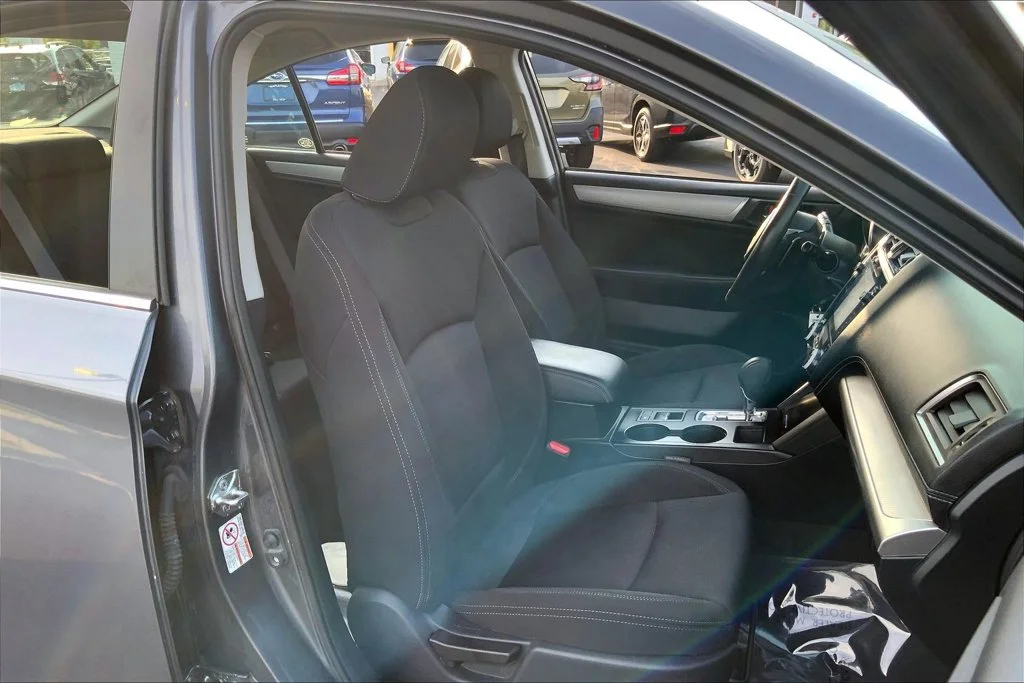 Used 2018 Gray Subaru 2.5i image 7