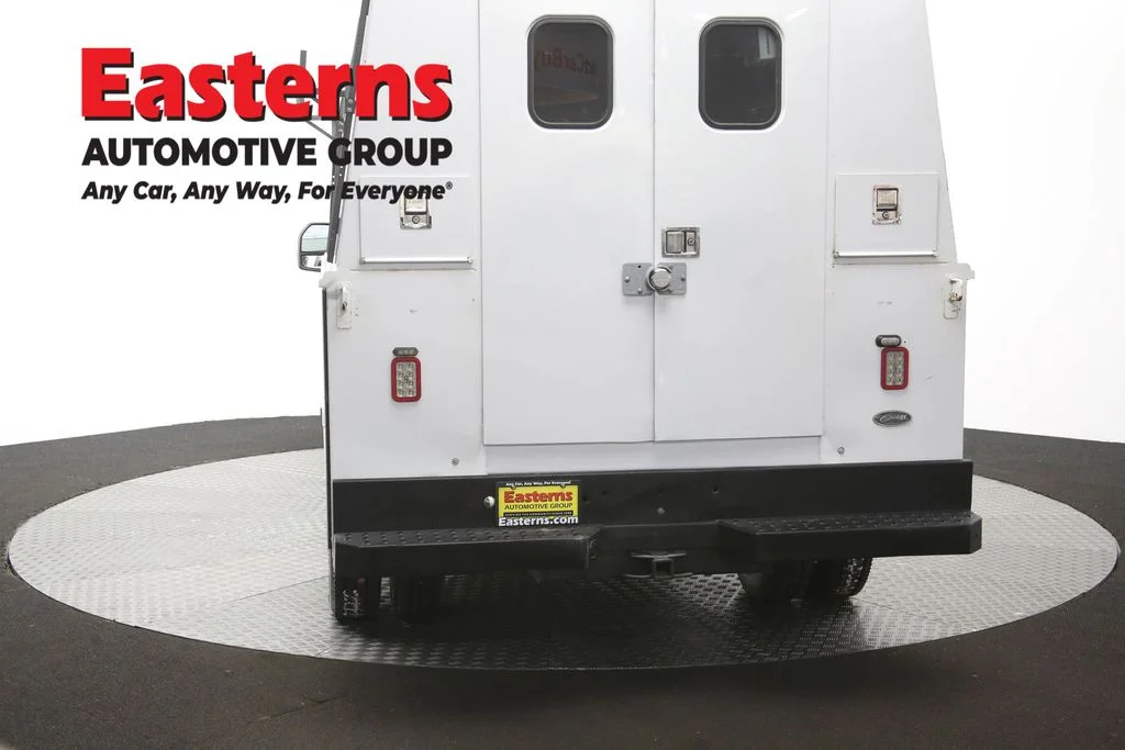 Used 2017 White Ford XL image 37