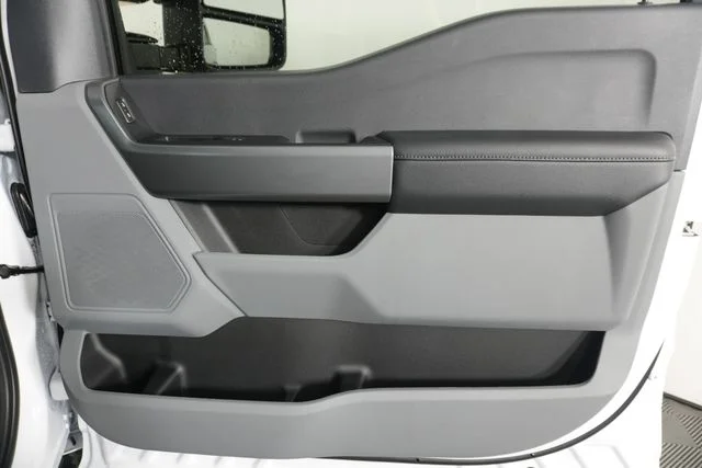 New 2026 Oxford White Ford F-350® XLT image 33