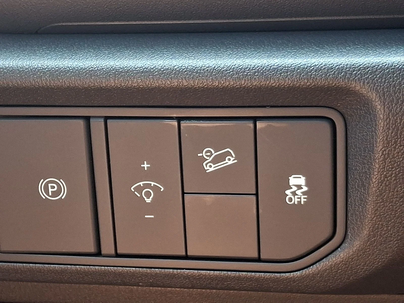 New 2027 Brown Kia X-Line S image 19
