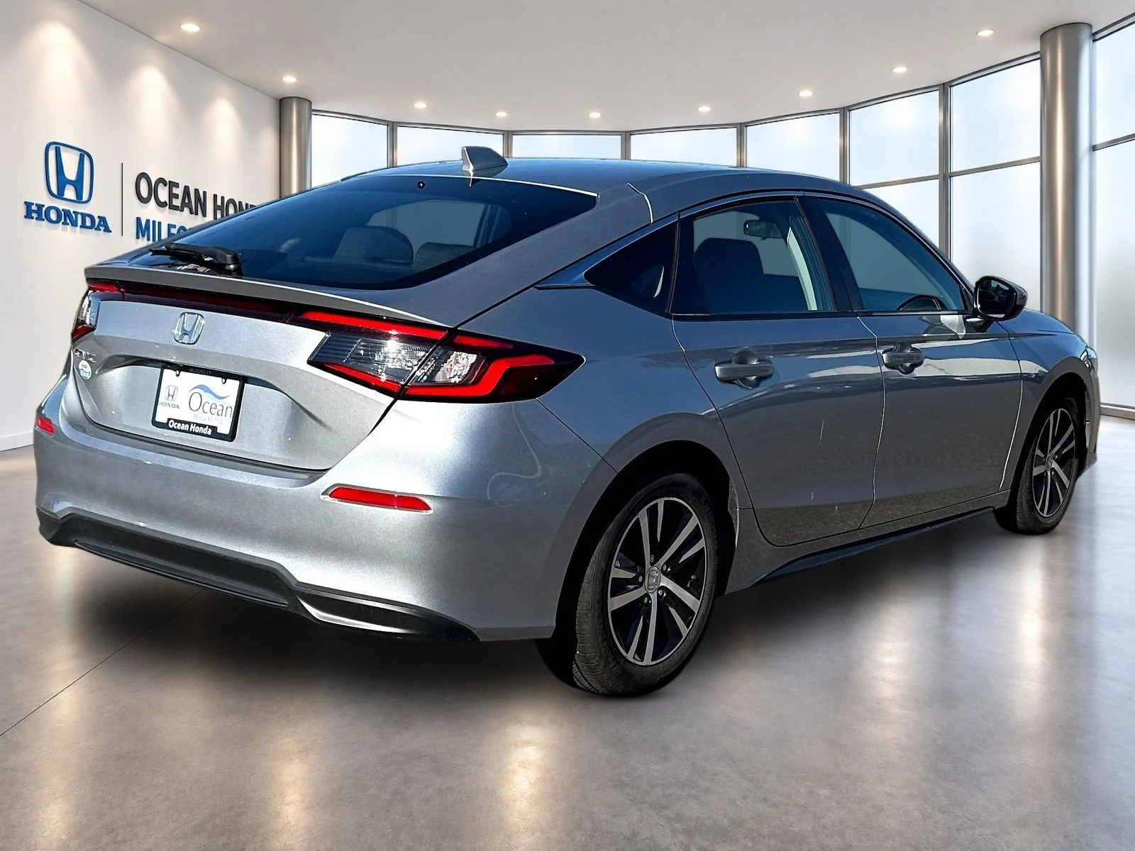Used 2024 Lunar Silver Metallic Honda LX image 5