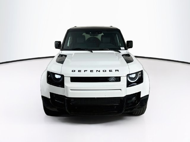 New 2026 White Land Rover X-Dynamic SE image 2