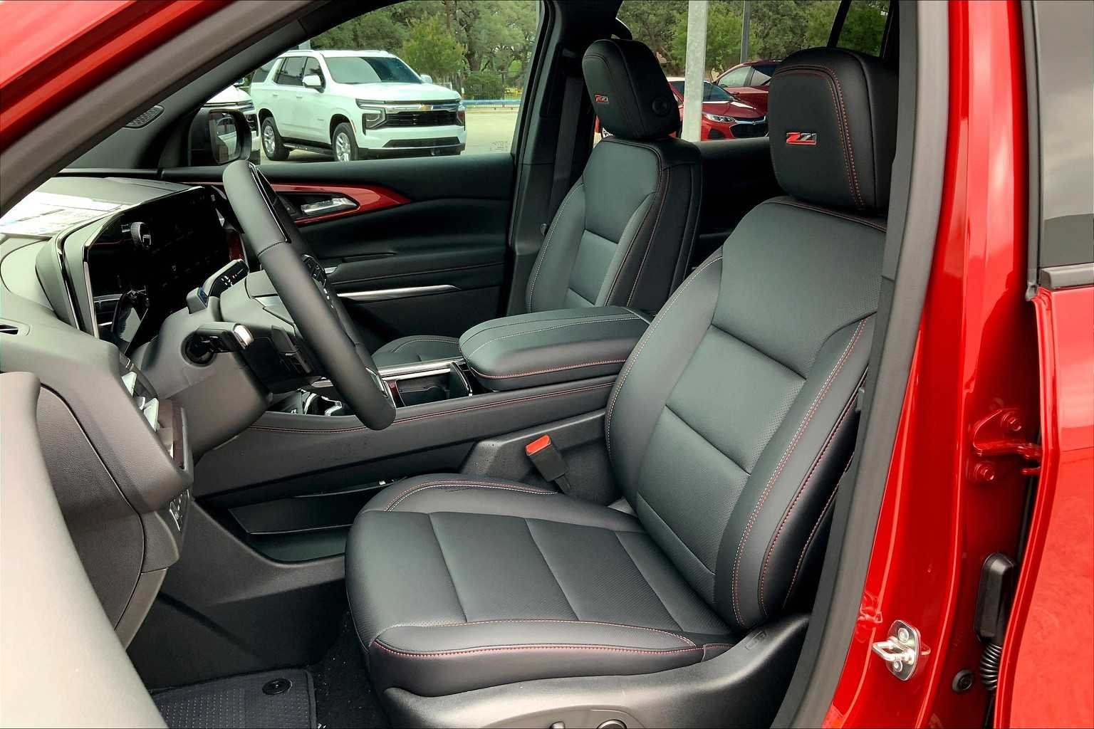 Used 2025 Radiant Red Tintcoat Chevrolet AWD Z71 image 9