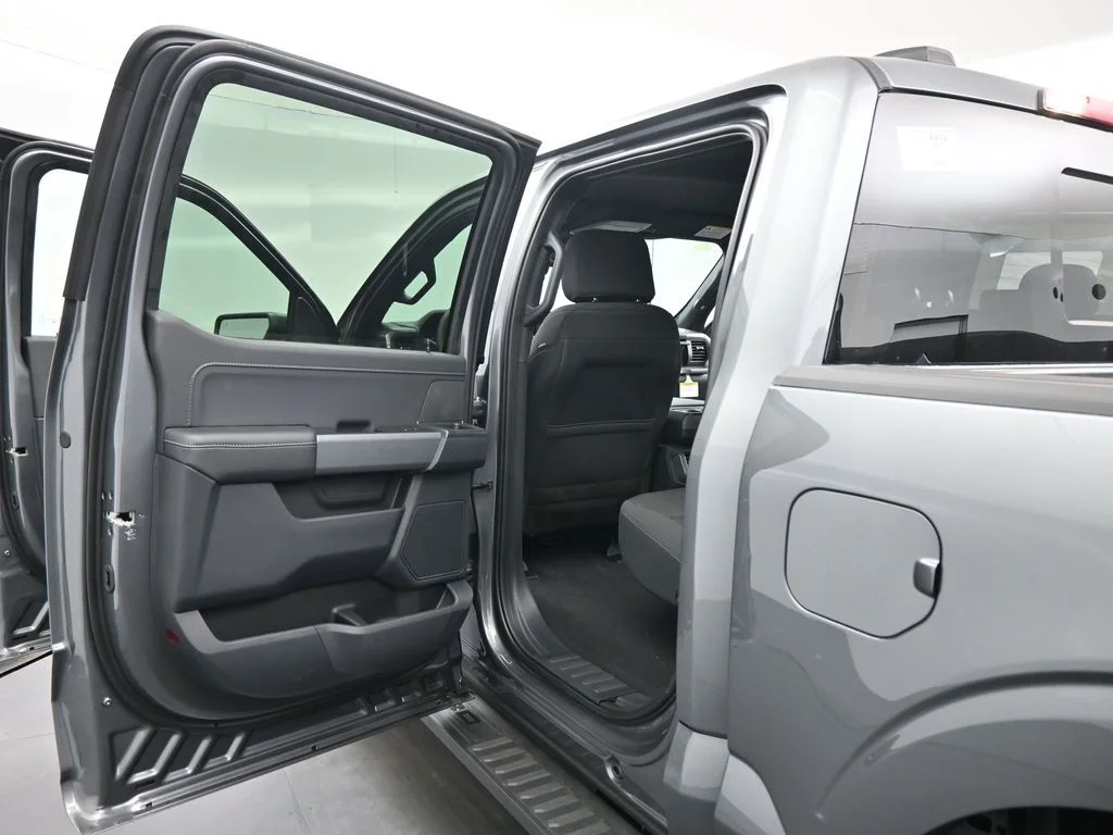 New 2026 Carbonized Gray Metallic Ford XLT image 19