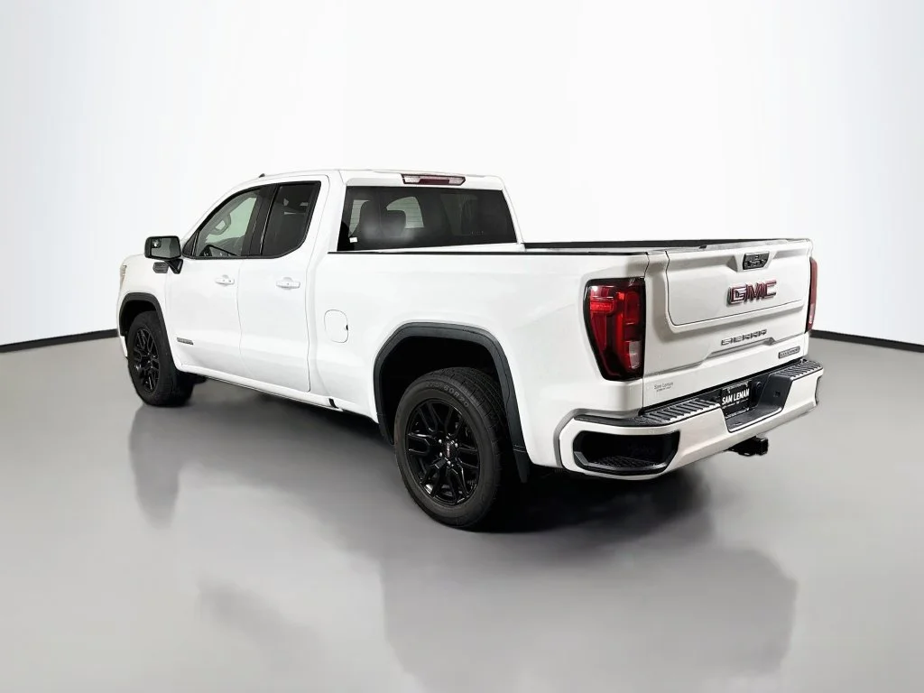 Used 2022 White GMC Elevation image 5