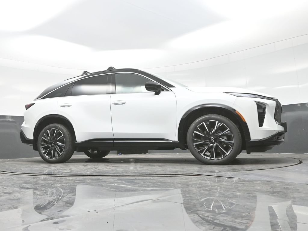 New 2027 2T RAD WHT INFINITI Autograph AWD image 37