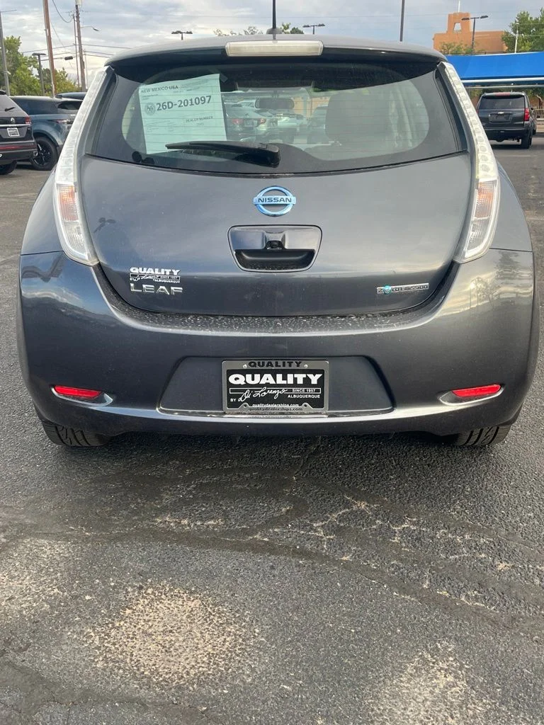 Used 2013 Gray Nissan S image 3