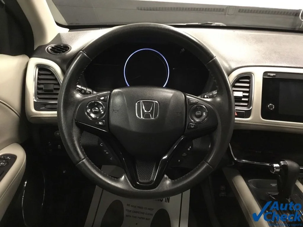 Used 2021 White Honda EX-L image 41