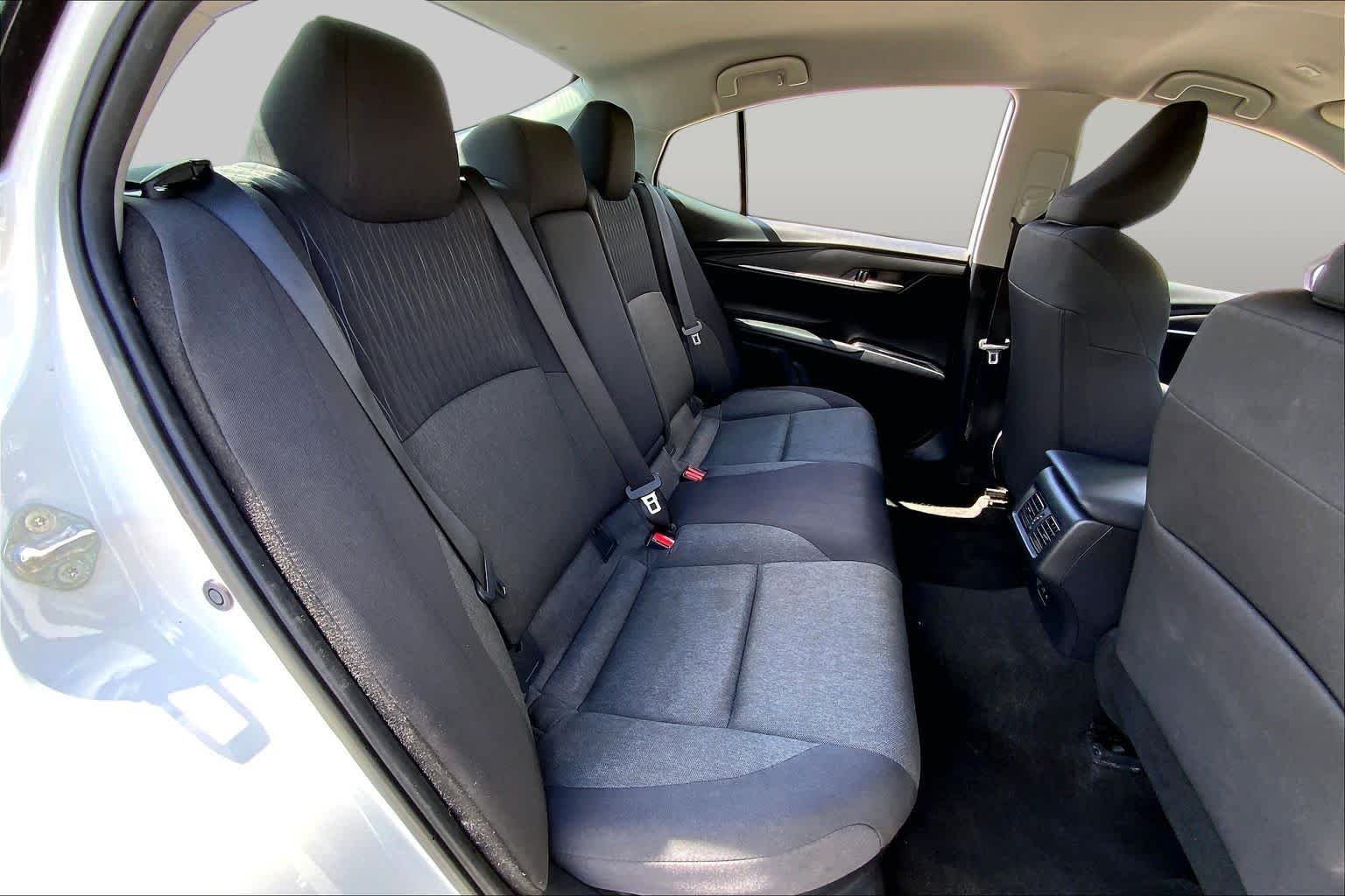 Used 2025 Ice Cap Toyota LE image 19