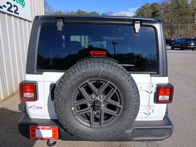 New 2026 Bright White Clear-Coat Exterior Paint Jeep Sport S image 4