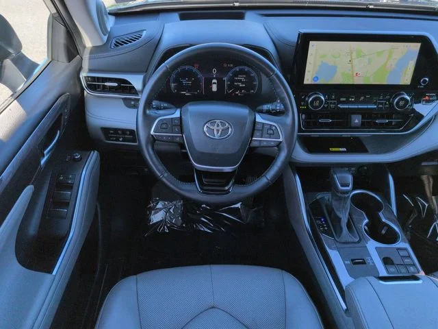 Used 2023 Gray Toyota Platinum image 16