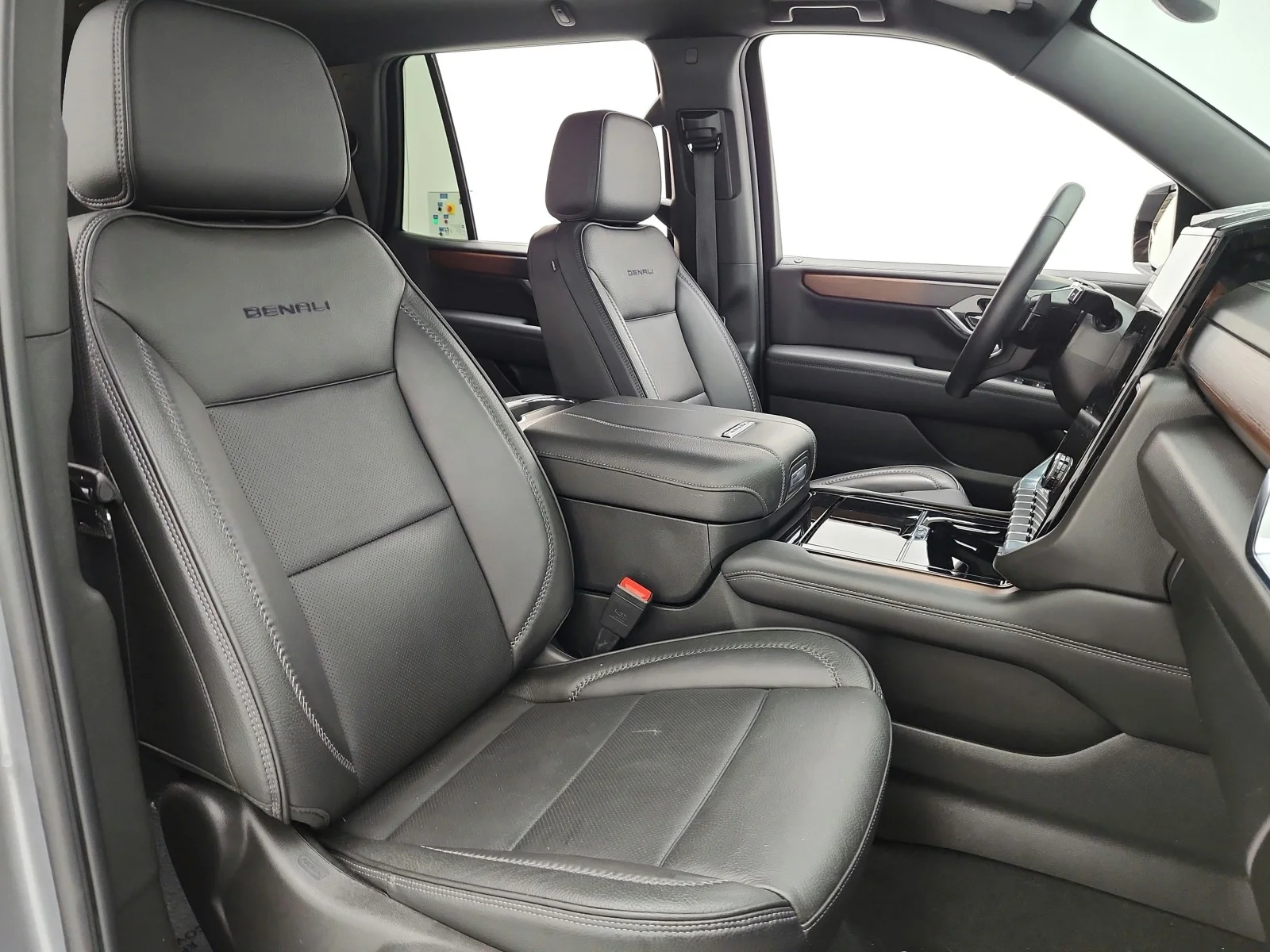 Used 2025 Sterling Metallic GMC 4WD 4dr Denali image 19