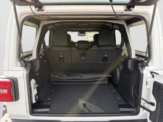 New 2027 Bright White Clearcoat Jeep Rubicon image 6