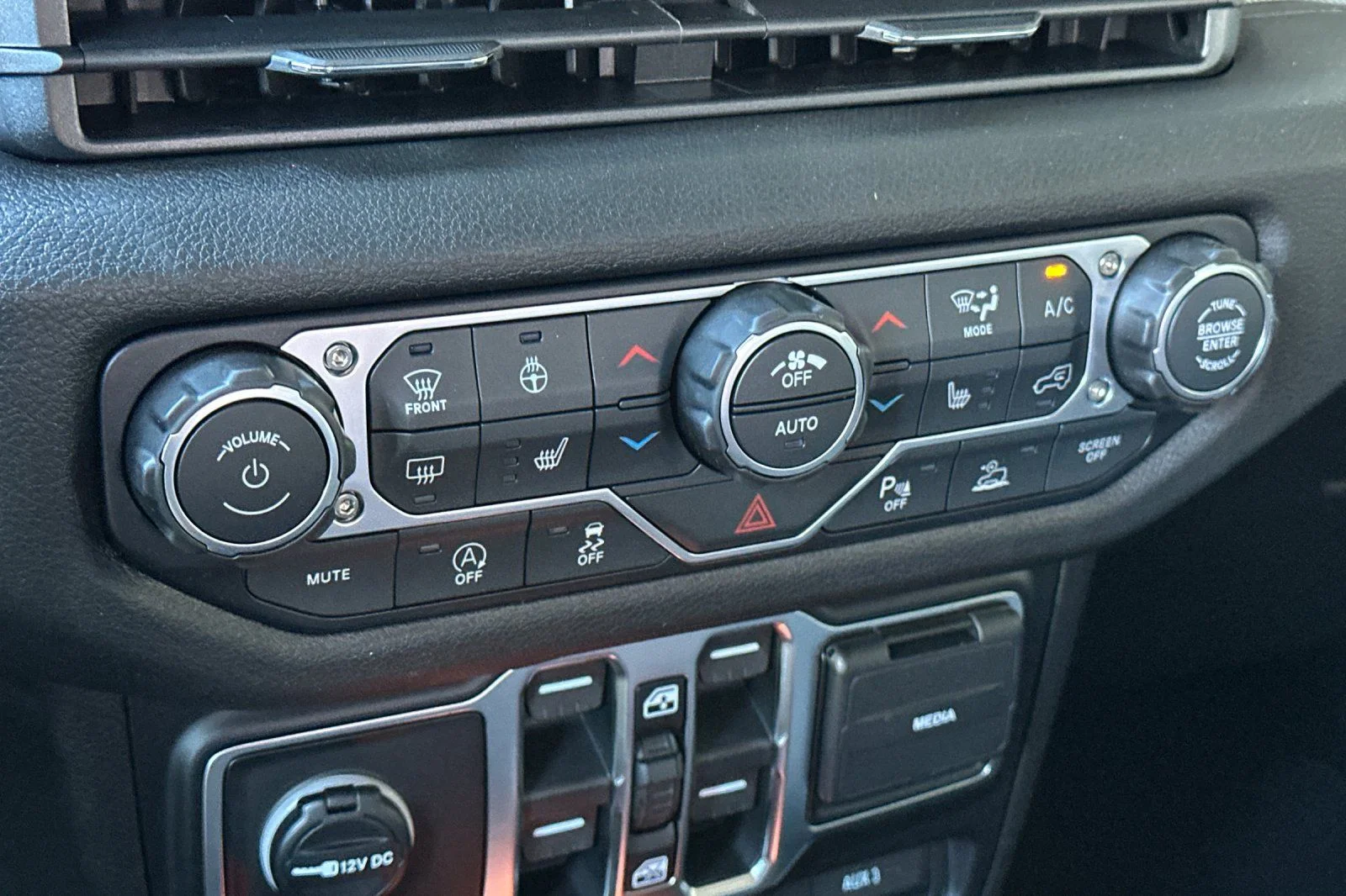2026 Jeep Wrangler 4-Door Willys - Photo 16