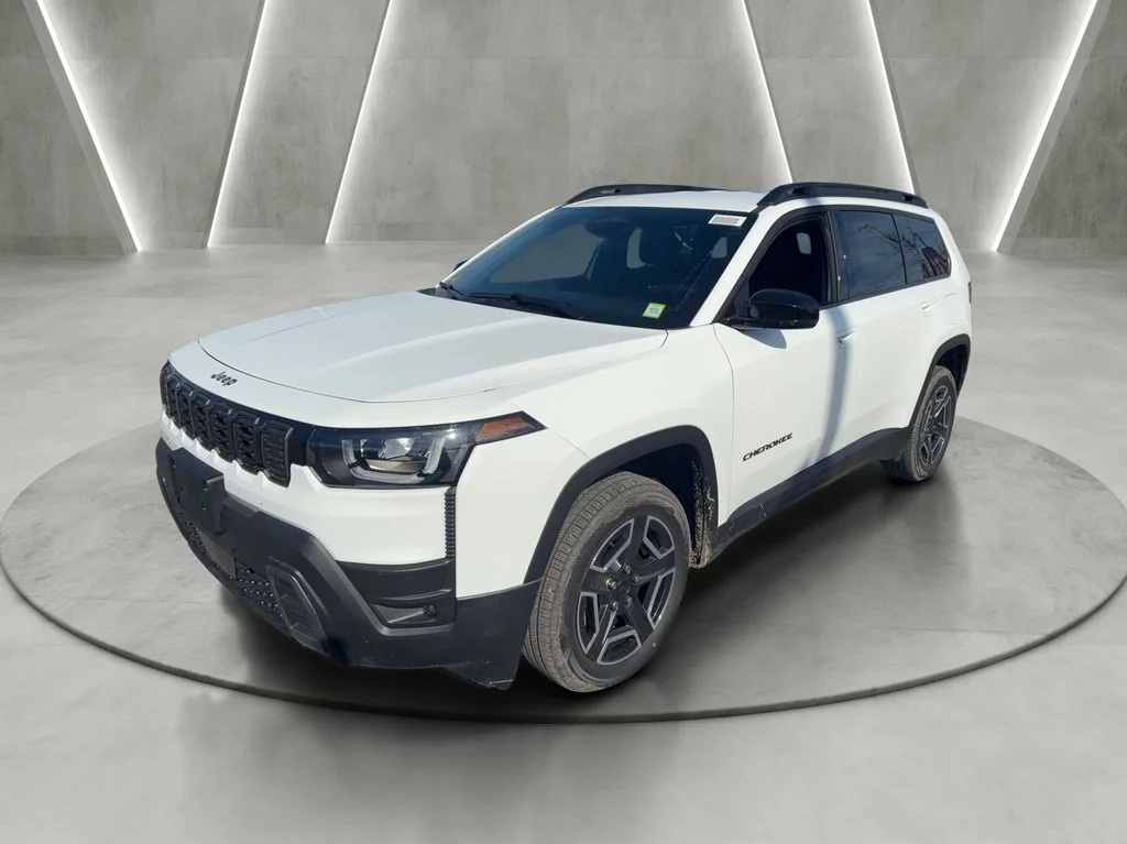 New 2026 Bright White Clear-Coat Exterior Paint Jeep Limited image 3