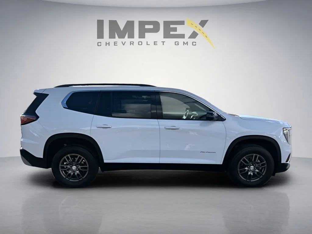 Used 2025 Summit White GMC Elevation image 6