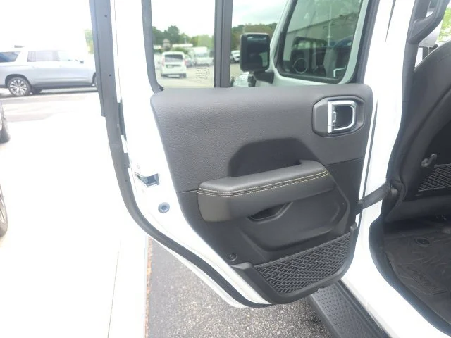 Used 2024 White Jeep Sahara 4xe image 17
