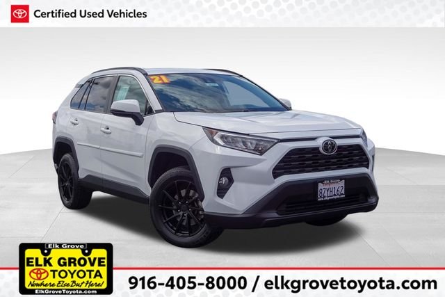 2021 Toyota RAV4 XLE AWD's photo