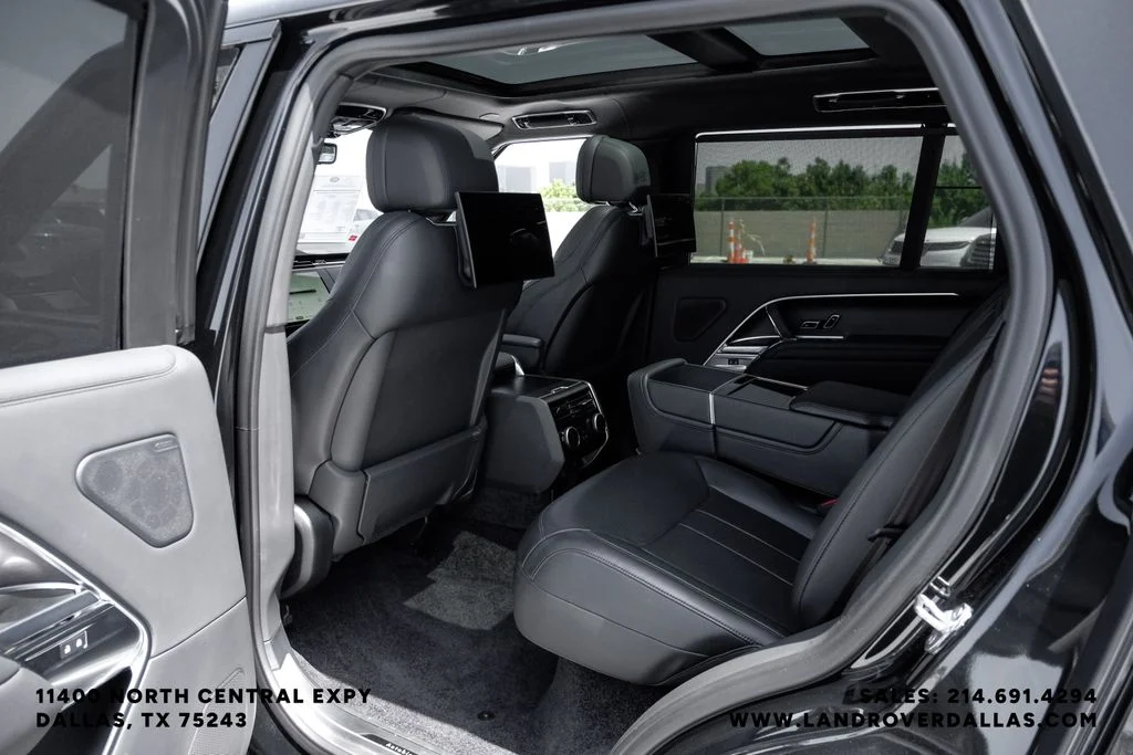 Used 2023 Black Land Rover Autobiography image 43