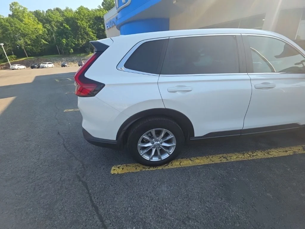 Used 2024 White Honda EX image 21