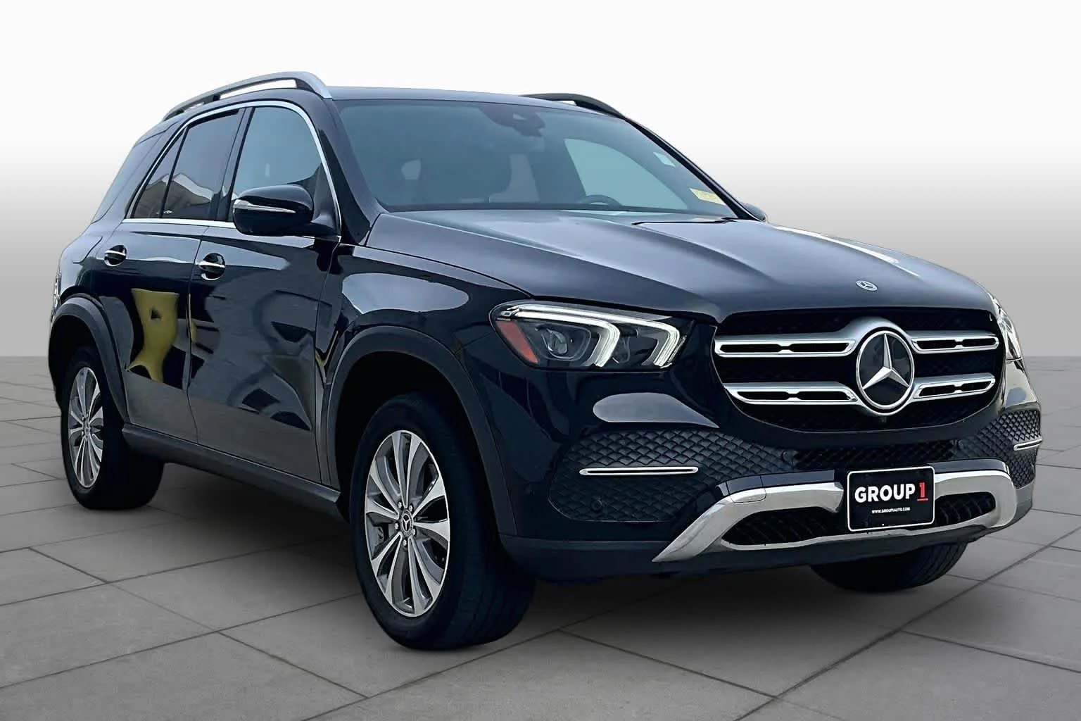 Used 2022 Black Mercedes-Benz GLE 350 image 3
