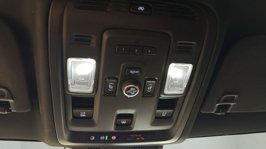 Used 2023 Black Cadillac Sport image 22
