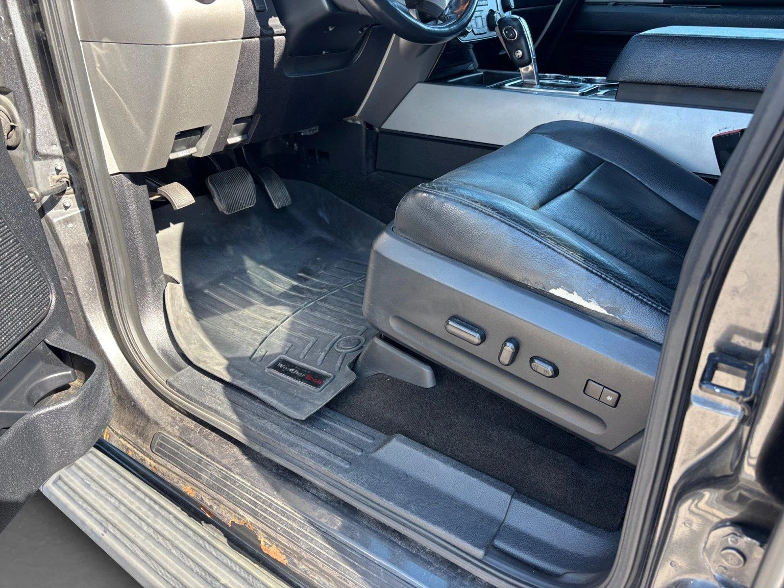 Used 2016 Magnetic Ford Limited image 37