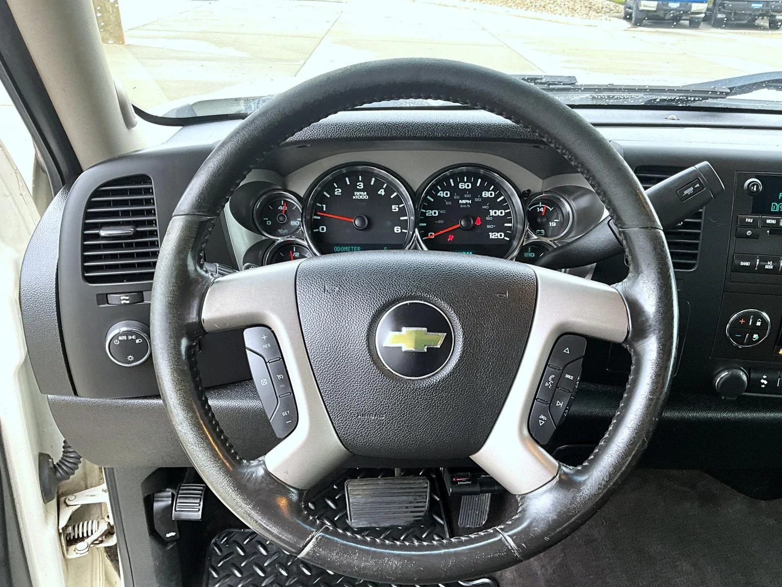 Used 2013 White Chevrolet LT image 12