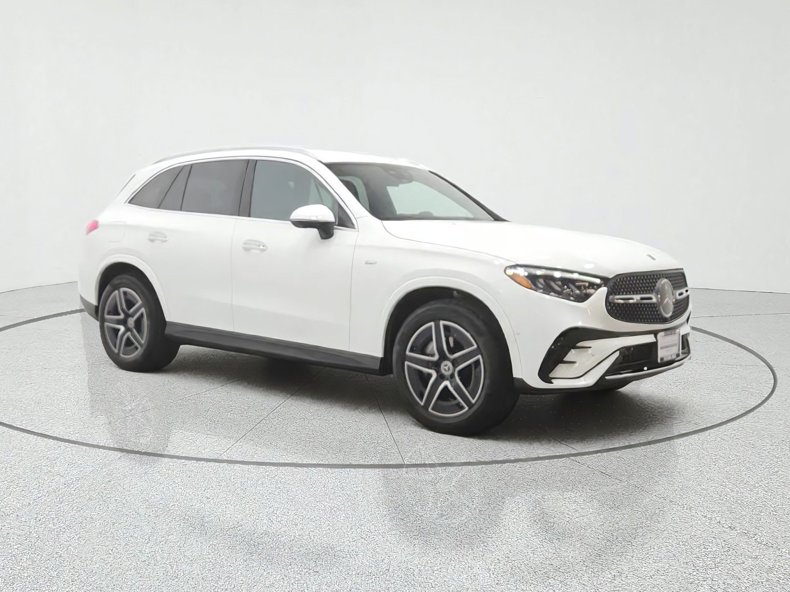Used 2025 Polar White Mercedes-Benz GLC 350e 4MATIC® SUV image 3