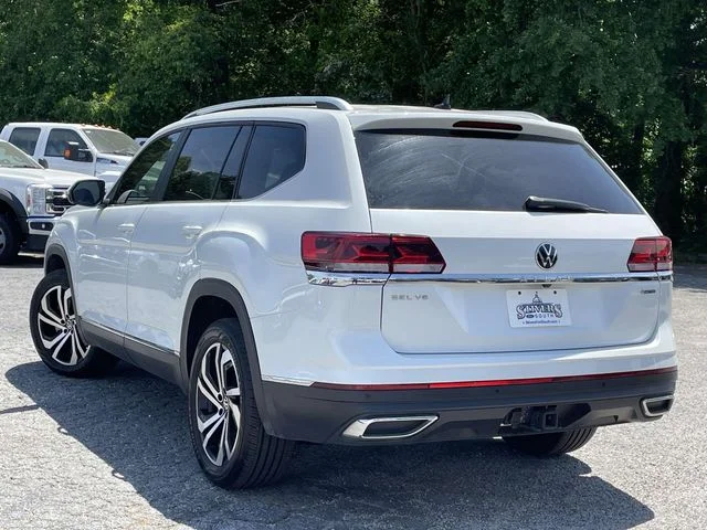 Used 2023  Volkswagen SEL image 4