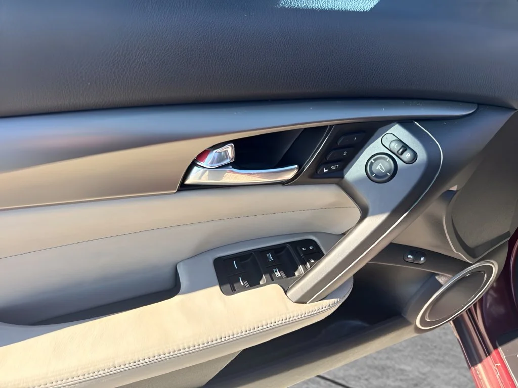 Used 2012  Acura SH-AWD image 25
