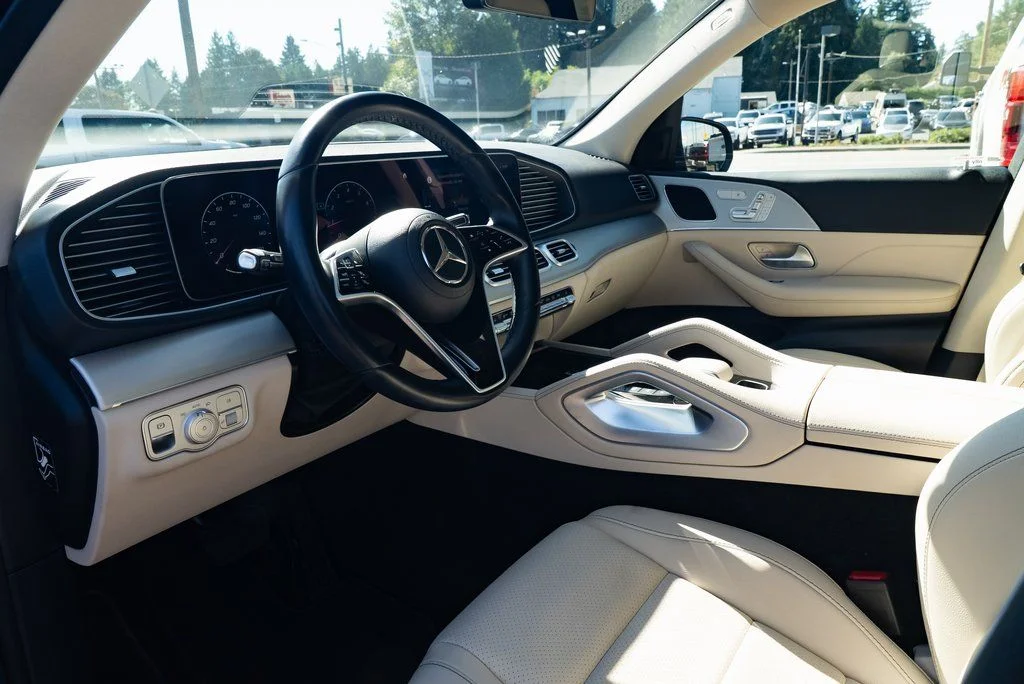 Used 2024 Blue Mercedes-Benz GLE 350 image 21