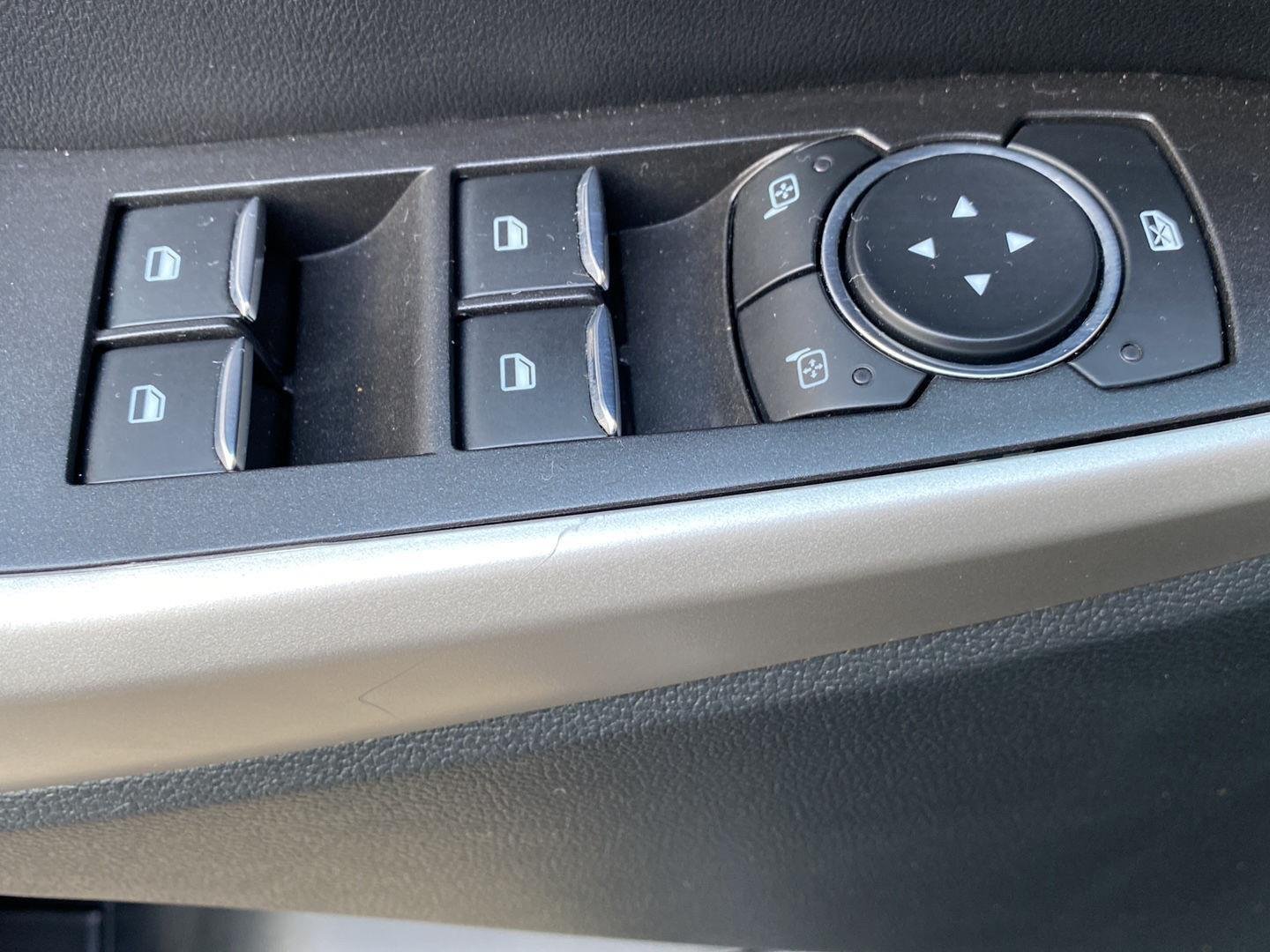 2023 Ford Explorer XLT - Photo 25