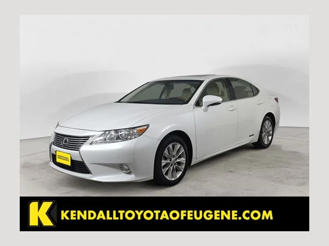 2015 Lexus ES 350 300h's photo
