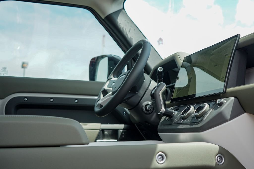 New 2026 Borasco Grey Metallic Land Rover S image 29