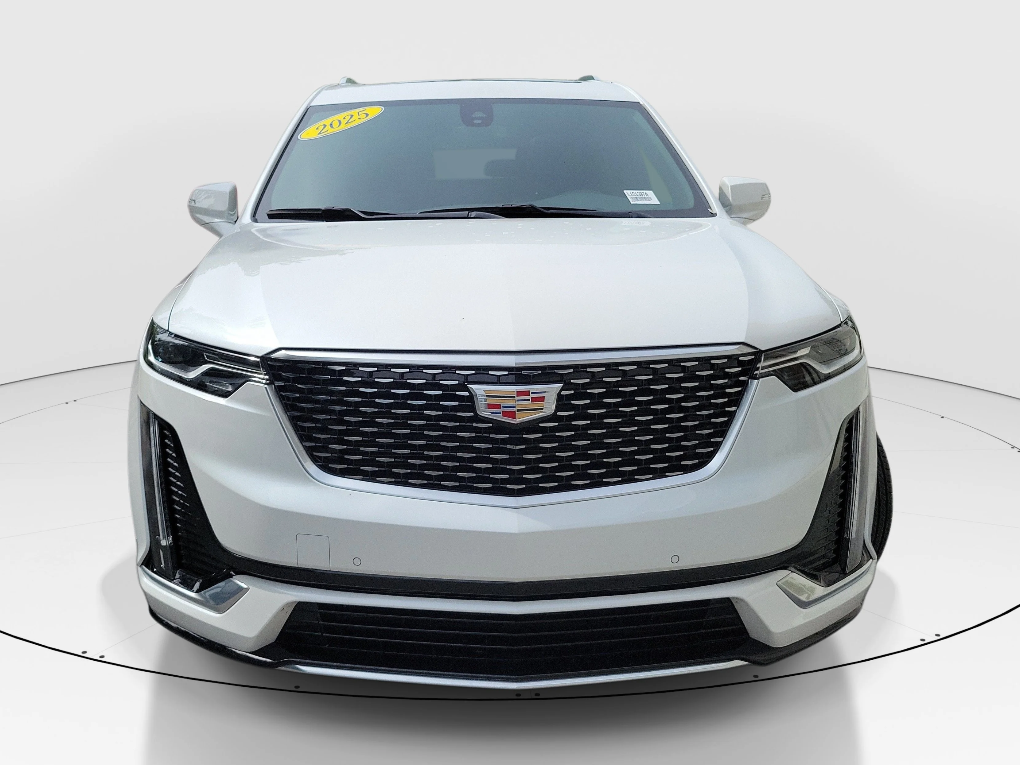 Used 2025 Crystal White Tricoat Cadillac Luxury image 2