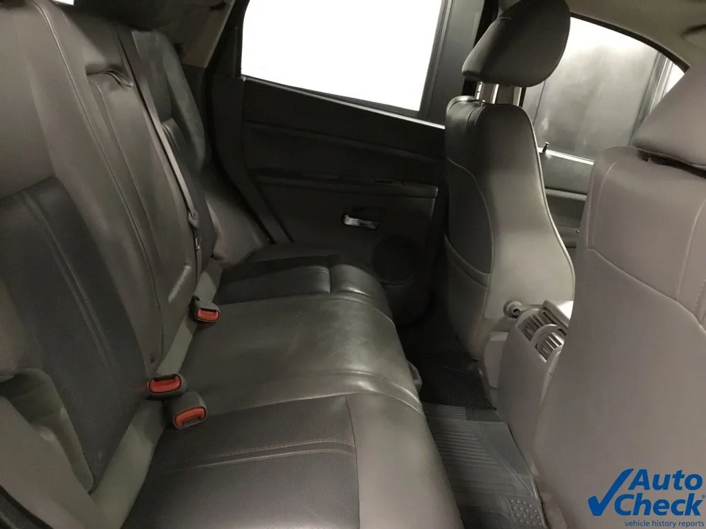 Used 2005 Red Jeep Limited image 29