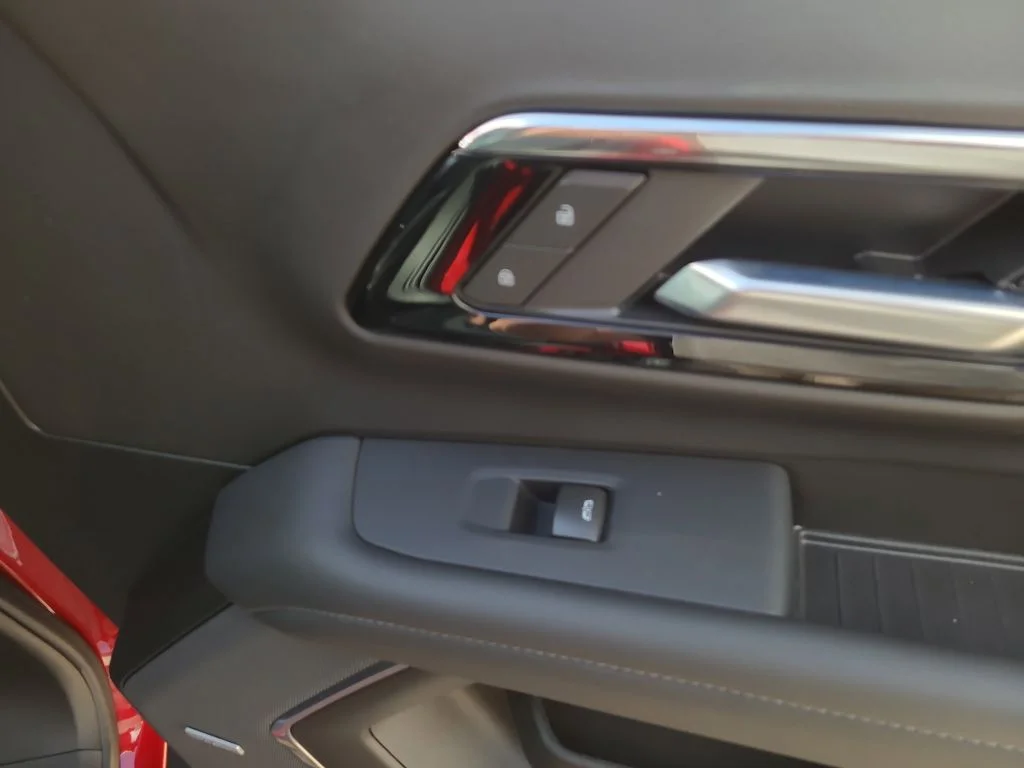 Used 2025 Red Chevrolet Z71 image 10