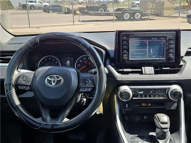 Used 2019 Silver Sky Metallic Toyota LE Front-wheel Drive image 10