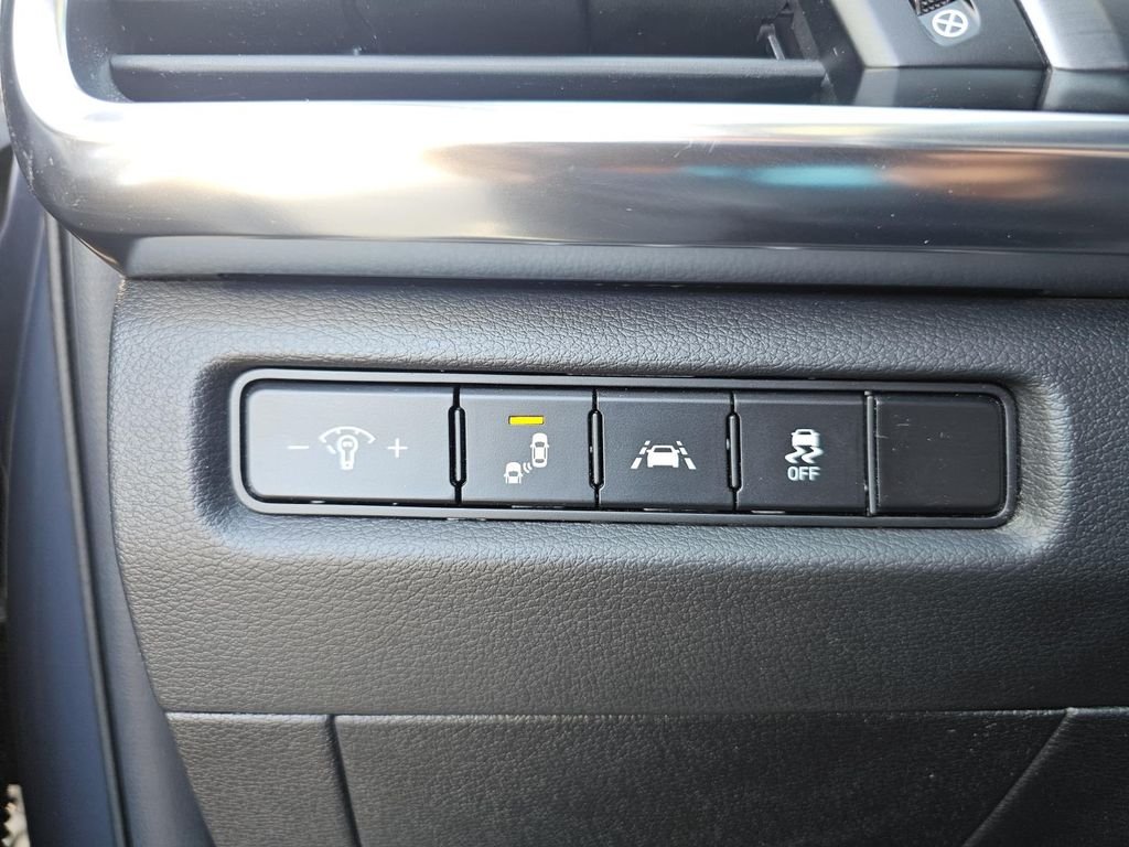 Used 2022 Silver Kia LX image 20