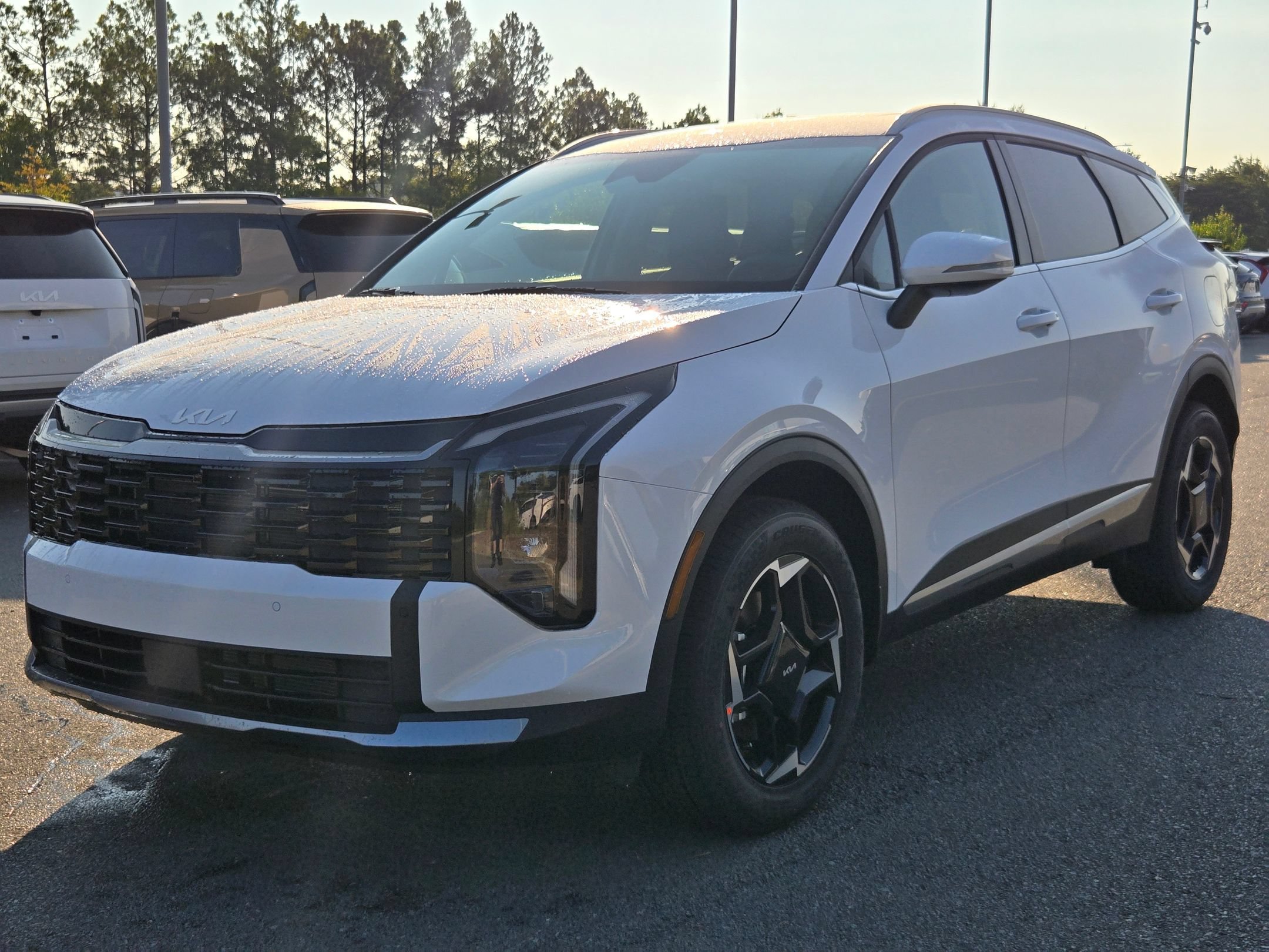 New 2026 Glacial White Pearl Kia EX image 3